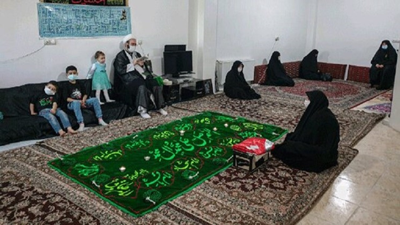 عنایت امام حسین(ع) به کسی که برای زن و بچه‌اش روضه می‌خواند+فیلم