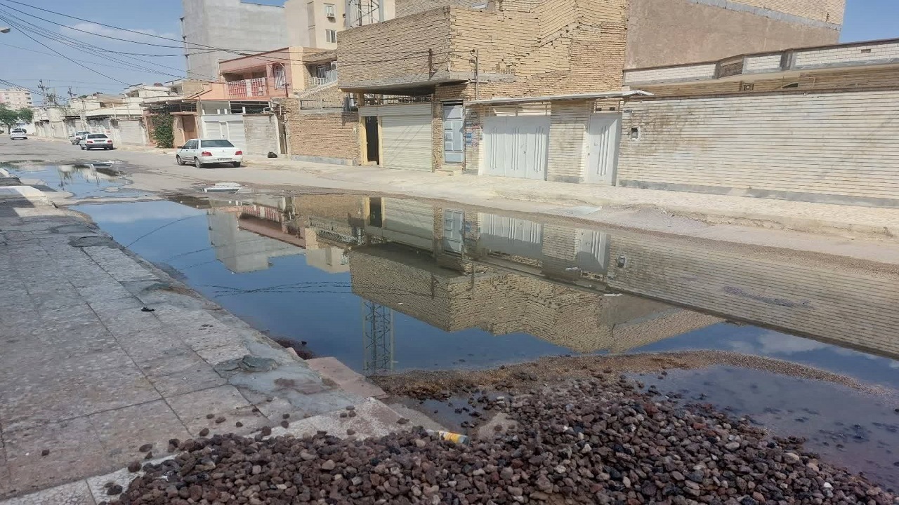 پس زدگی آب فاضلاب سهم ساکنان خیابان رسالت اهواز + تصاویر