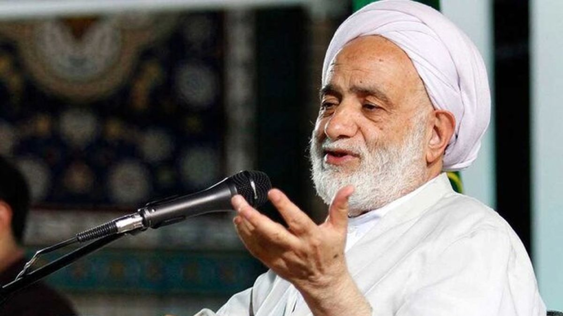حرکت جالب استاد قرائتی در مقابل یک دختر بی حجاب + فیلم