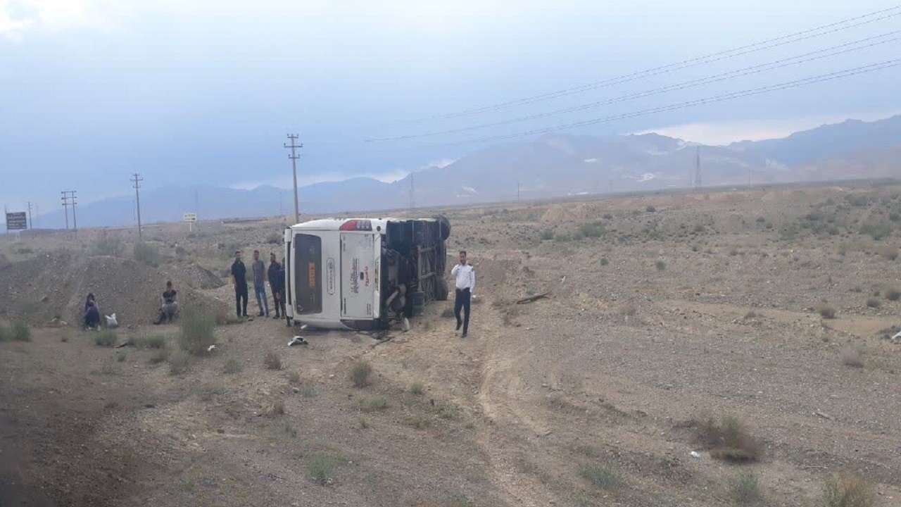 واژگونی اتوبوس در مسیر سرخه _ آرادان
