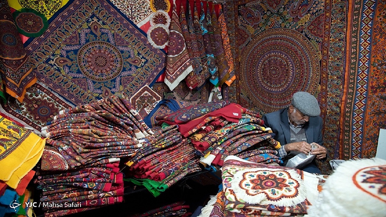 گلیم ایذه قابلیت جهانی شدن را دارد