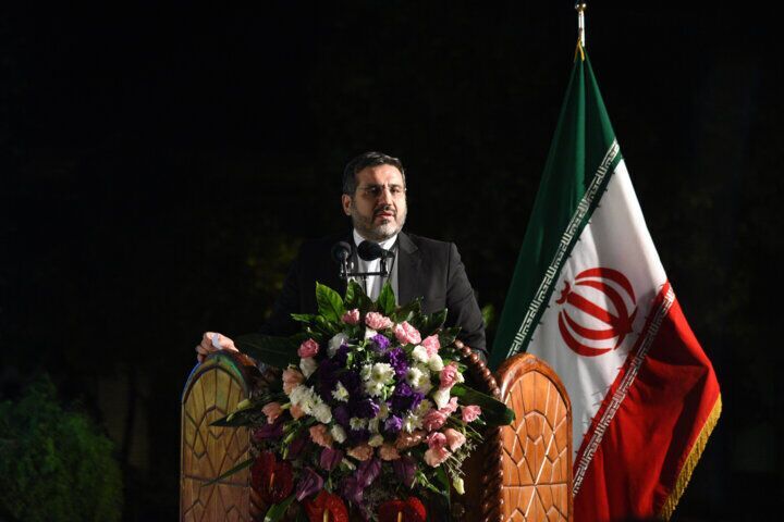 در فارس و شیراز همه عناصر لازم برای پیشرفت فرهنگی و هنری فراهم است