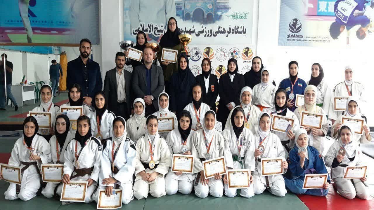 دختران چالوسی بر سکوی قهرمانی جودو مازندران