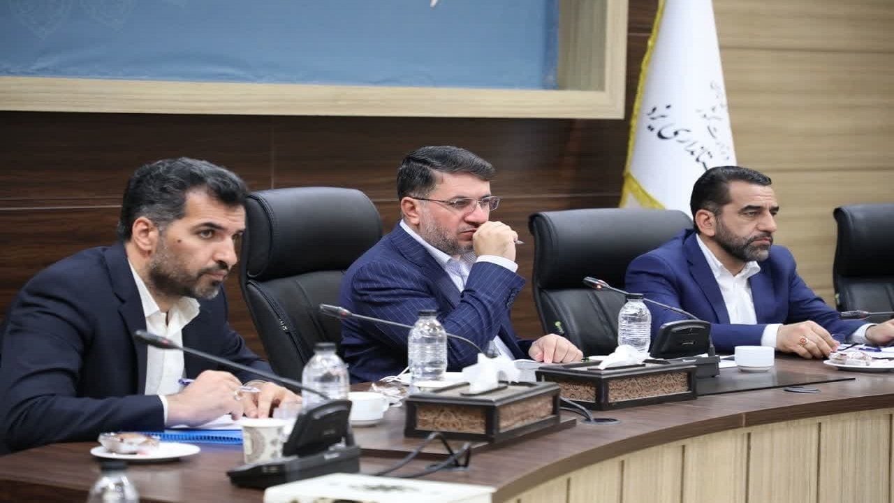 هر مدرسه، یک یادواره شهدا