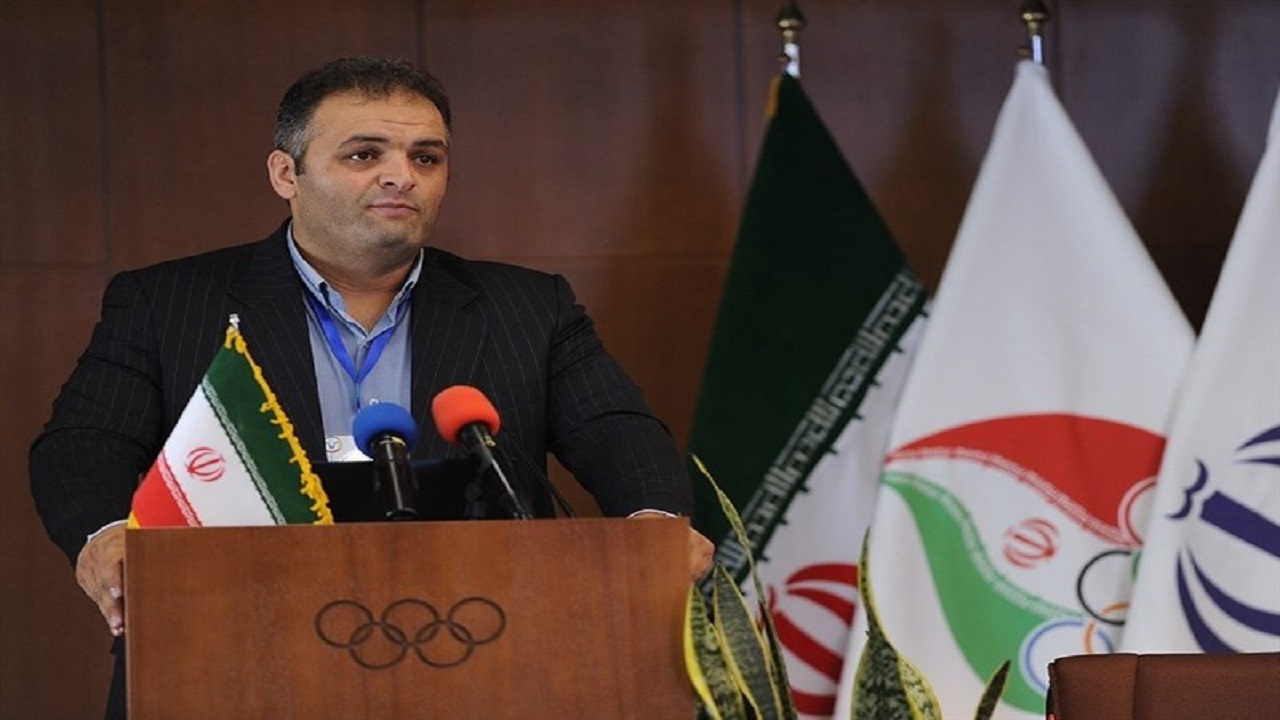مسئولان به تامین و تجهیز اماکن ورزشی کمک کنند