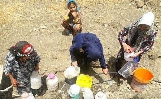 منتظر تانکر&zwnj;های آبرسان