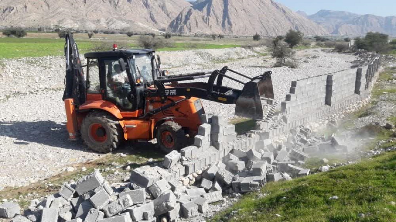 رفع تصرف اراضی بستر رودخانه فصلی در گچساران