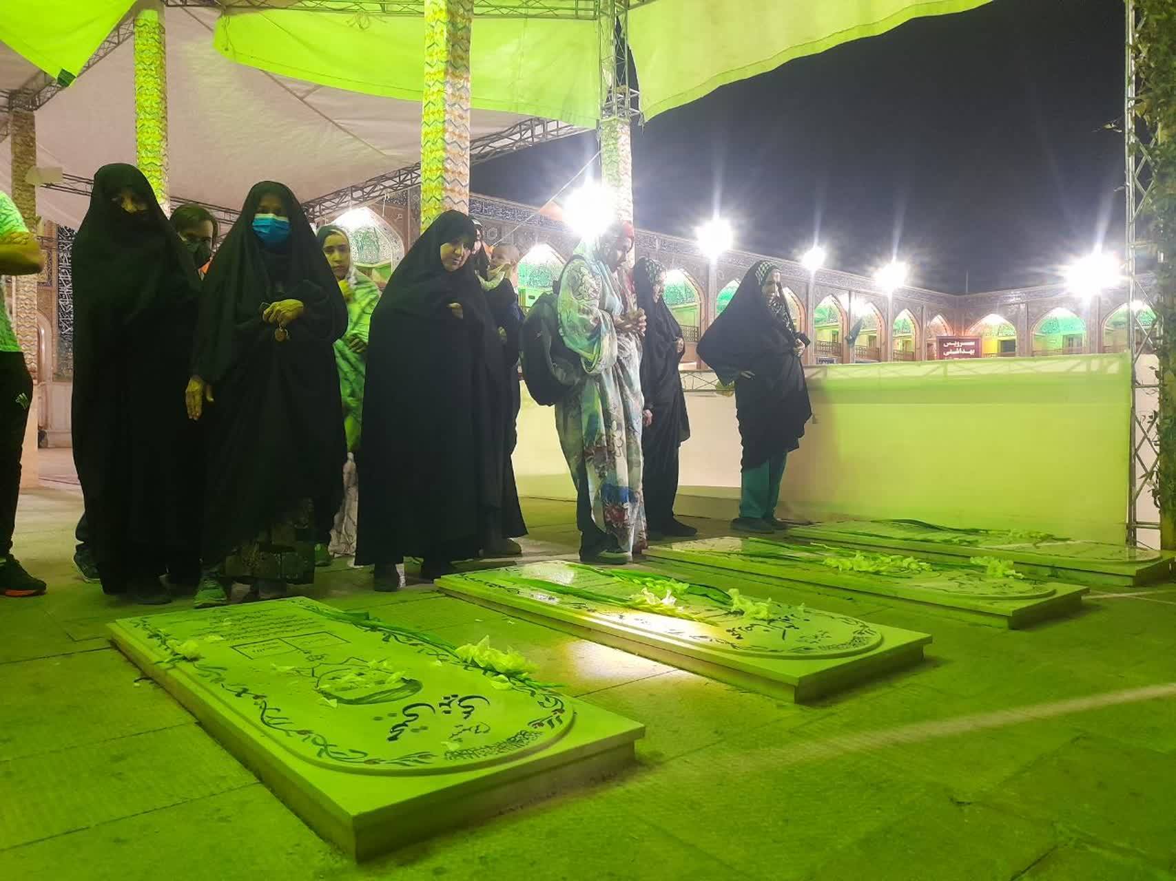 حضور زائران در شاهچراغ
