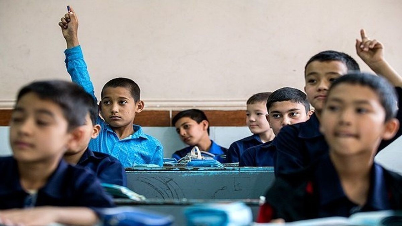 ثبت نام دانش‌آموزان اتباع دارای برگه مجوز اقامت و کارت آمایش