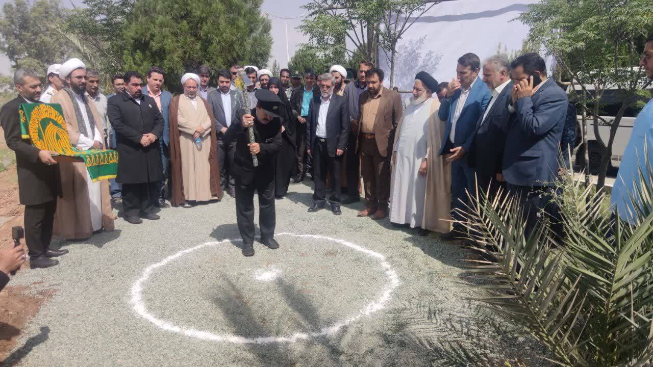 آغاز عملیات ساخت دروازه قرآن بافق