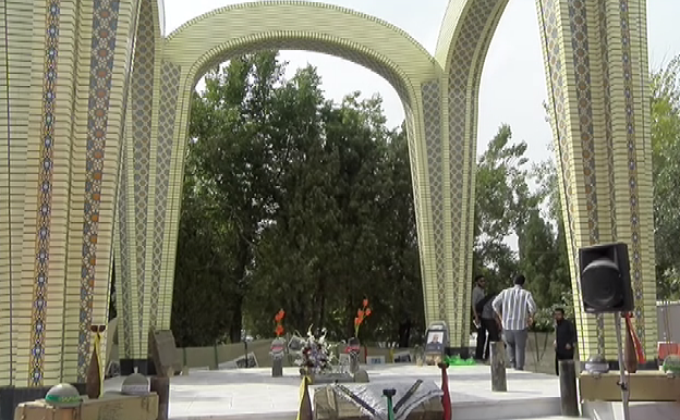 رونمایی از یادمان شهید گمنام در دانشگاه صنعتی اراک