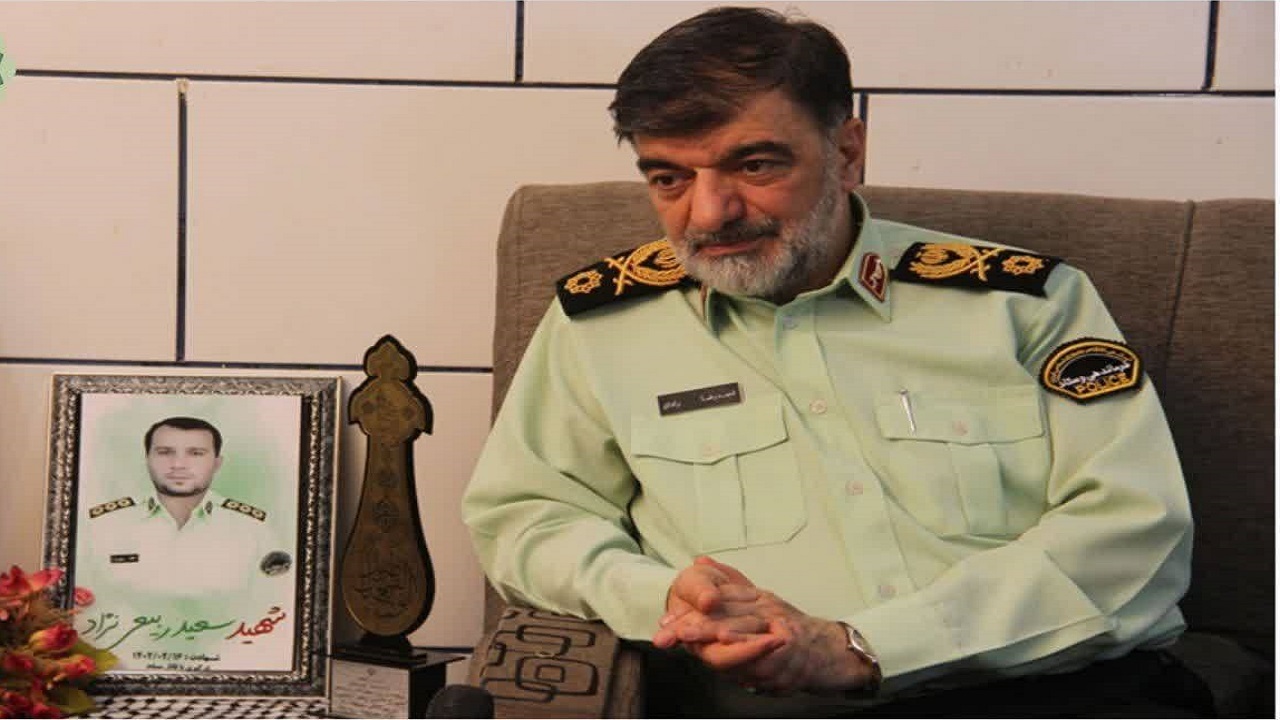 دیدار فرمانده کل انتظامی کشور با خانواده شهید ربیعی/ مرزبان در پاسگاه مرزی سراوان تا آخرین نفس برای امنیت کشور ایستادند