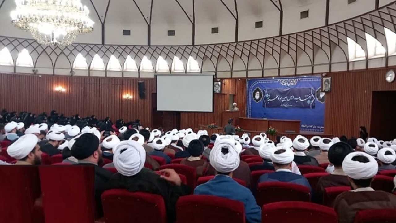 تجلیل از ۱۰۰ مبلغ برتر طرح امین در قم
