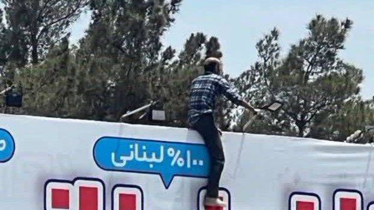 پلیس سیرجان مانع از یک خودکشی شد