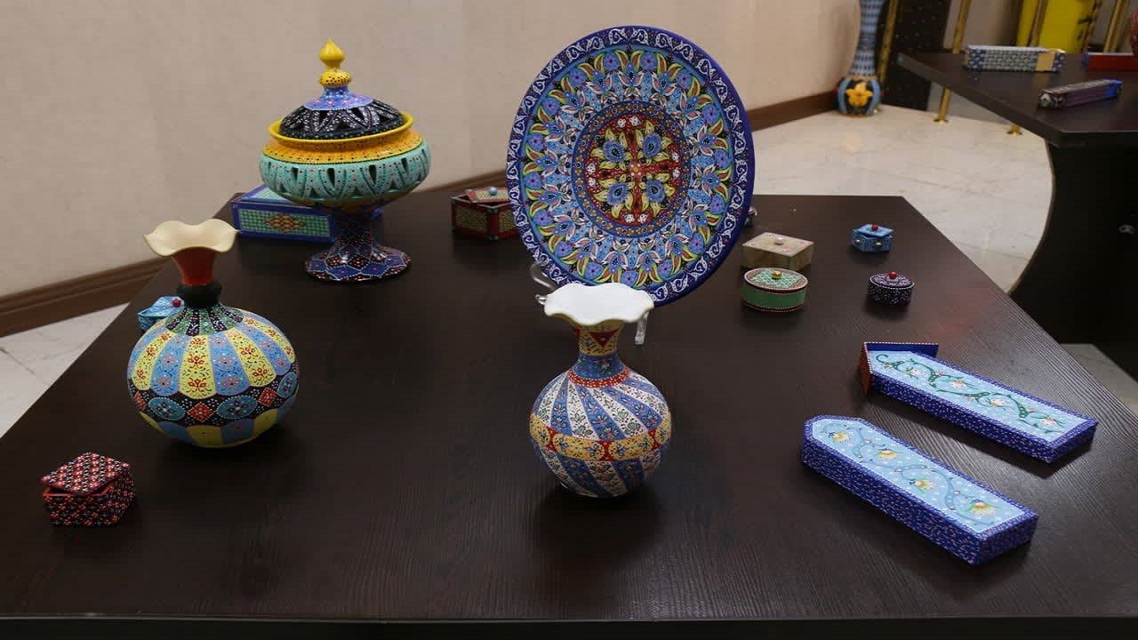 افتتاح نمایشگاه نقاشی و سفال در بیجار