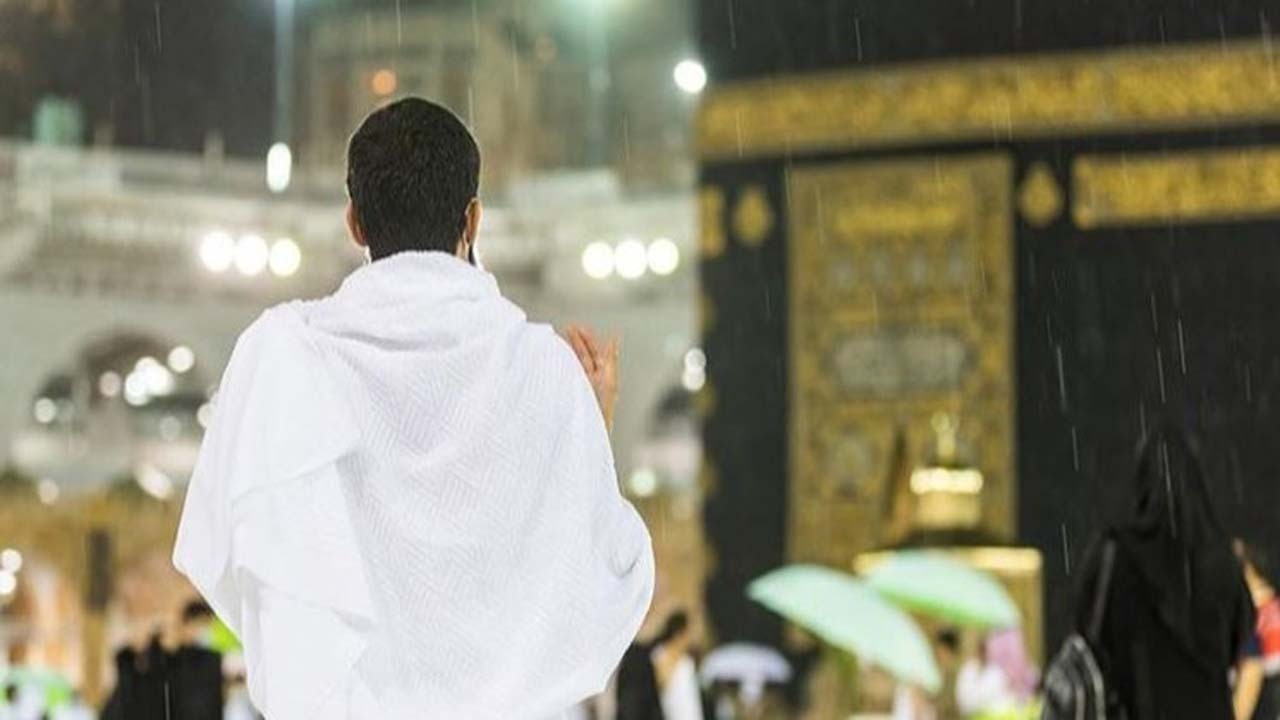 چرا در طواف کعبه باید لباس احرام سفید به تن کرد؟