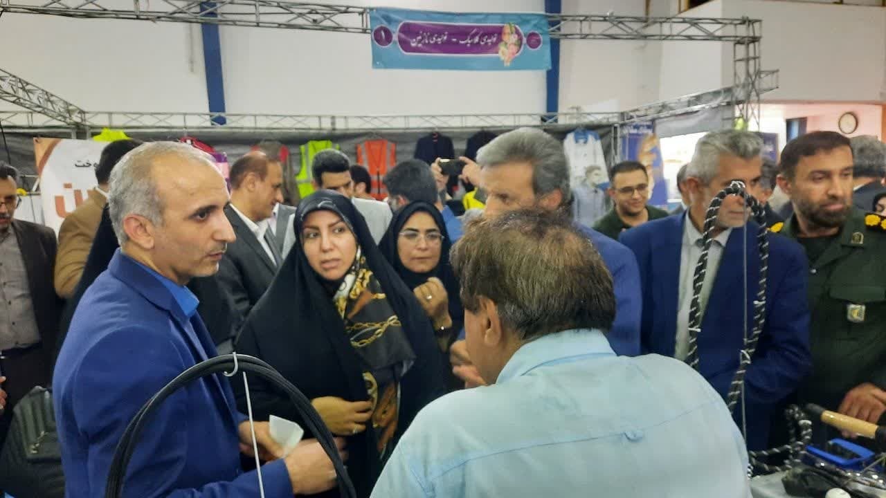 گشایش نخستین جشنواره فن بازار پوشاک مشاغل در آمل