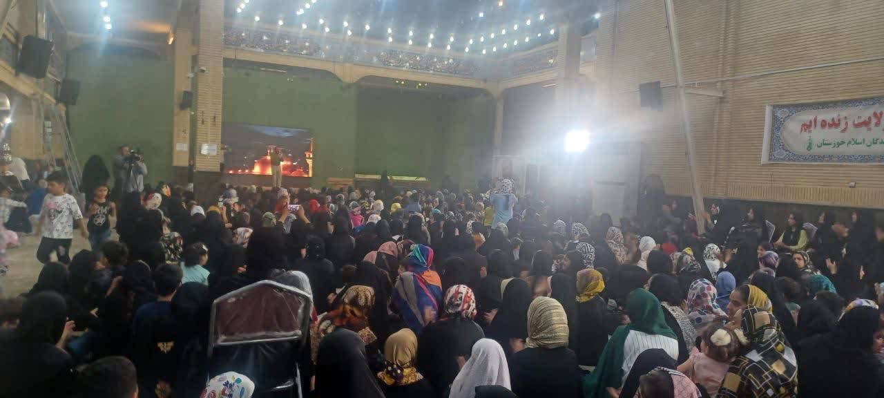 شادمانی مردم اهواز به مناسبت میلاد امام رضا(ع)