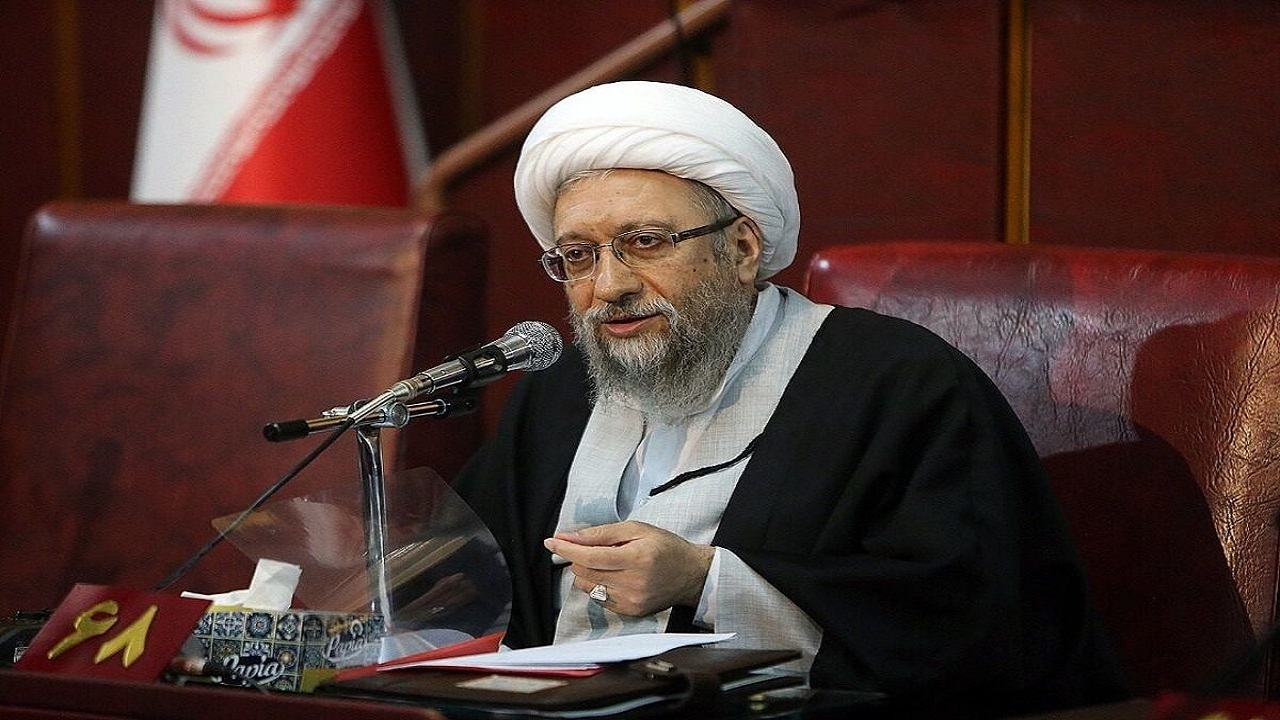 انتشار بحث‌هایی که در مجمع مطرح می‌شود، بلامانع و حتی مفید است