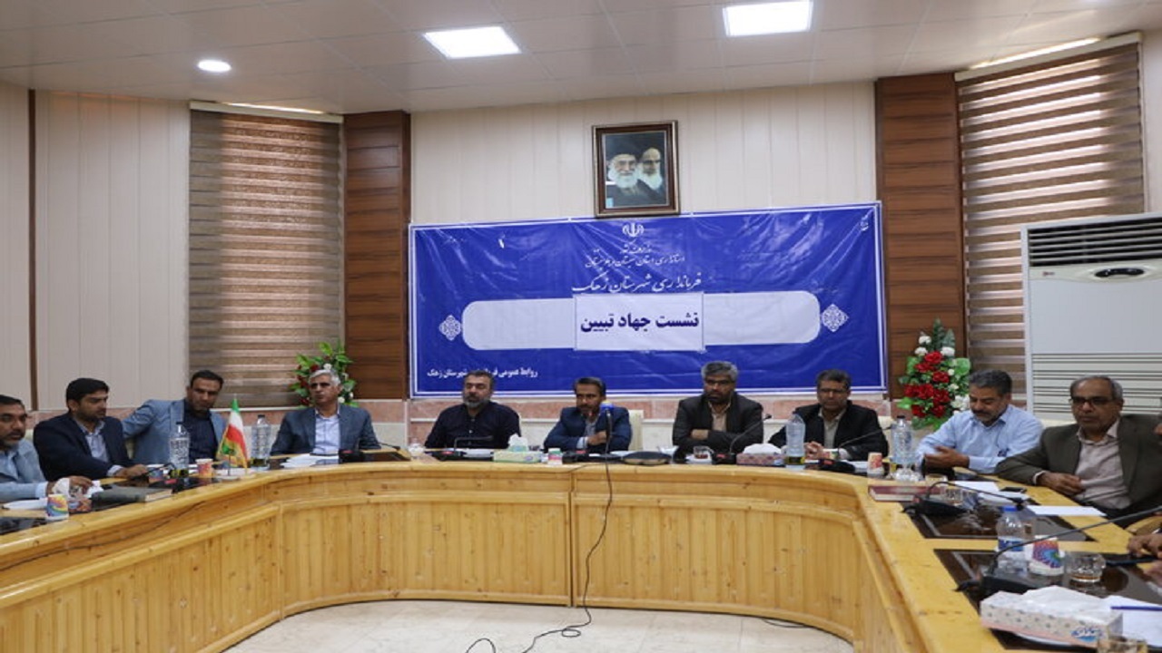 مطالبه گری همراه با ارائه راهکار باشد
