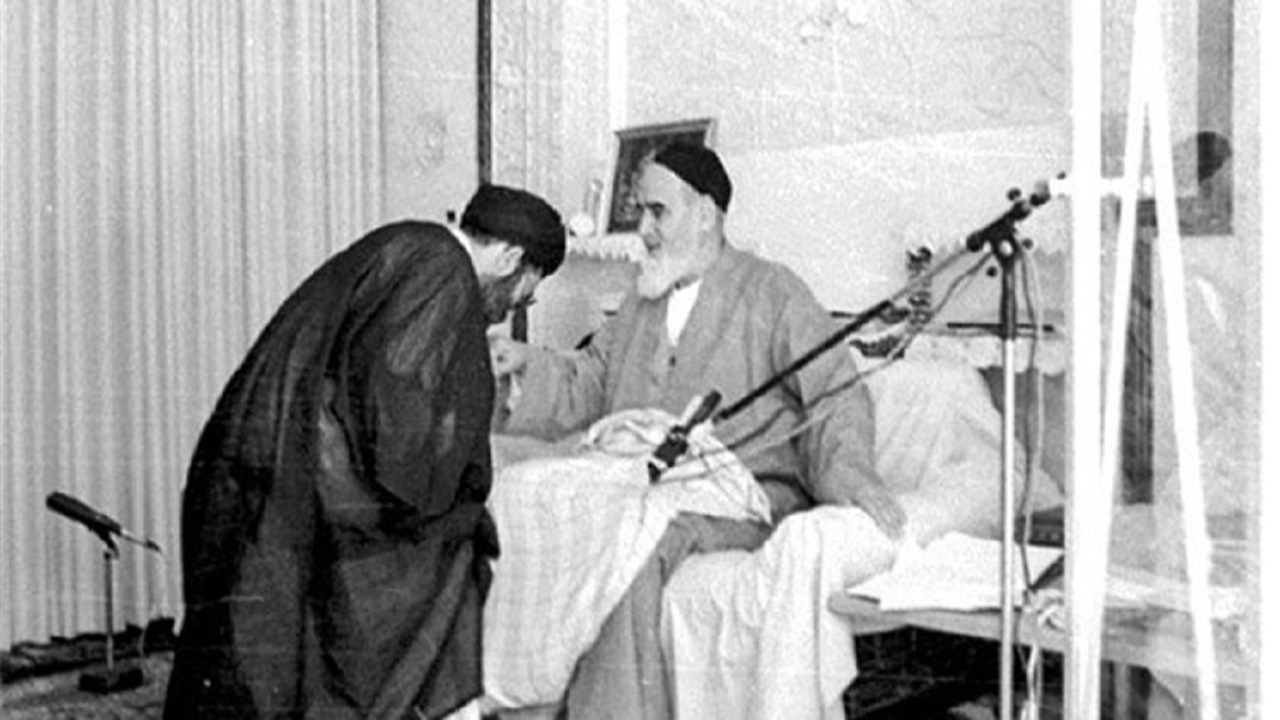 پای درس آقا: نگذارید امام خمینی(ره) را تحریف کنند