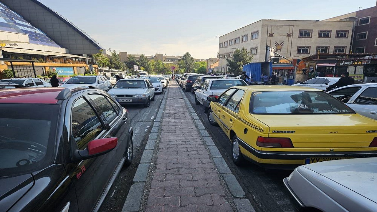 دردسرساز شدن ترافیک همیشگی خیابان سیمای ایران در منطقه ۲ تهران + تصاویر