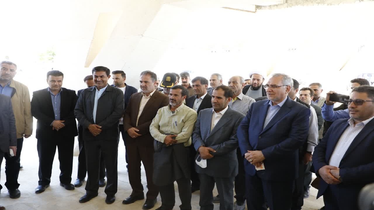 بازدید وزیر بهداشت از ساختمان شبکه بهداشت کوهرنگ