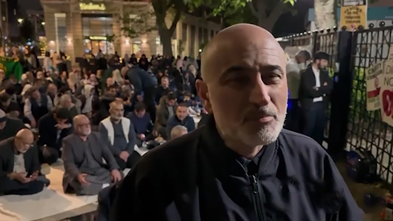 اعتراض مسلمانان به تعطیلی مرکز اسلامی انگلیس + فیلم