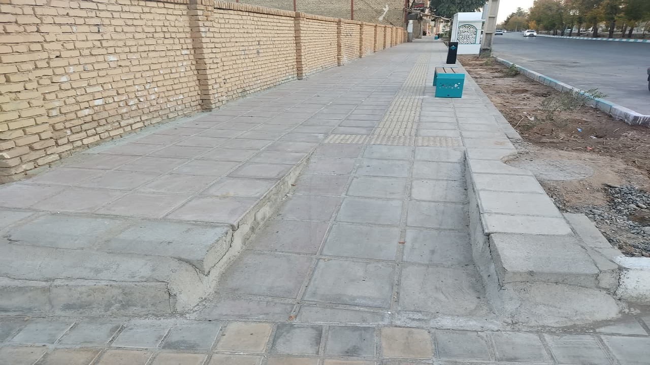 پیاده‌روسازی در ۱۰ بلوار منطقه یک یزد