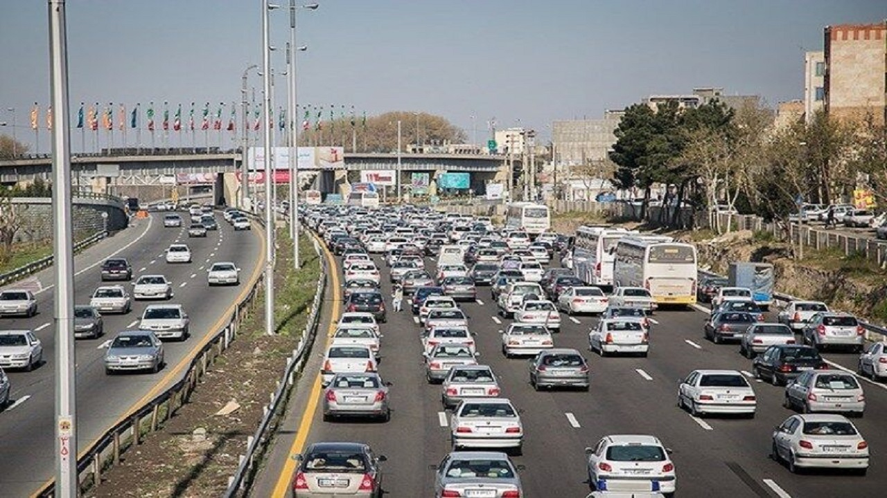 ترافیک در ورودی‌های مشهد پرحجم است