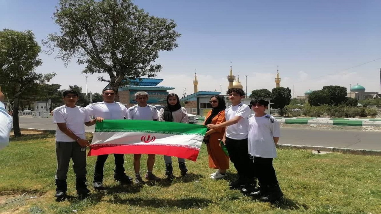 تجدید بیعت اسکیت سواران دهه هشتادی با آرمان‌های امام خمینی (ره) + فیلم