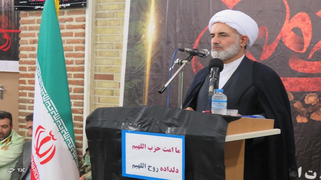 تمام ابعاد شخصیت امام خمینی (ره) بر پایه آموزه‌های دینی بود