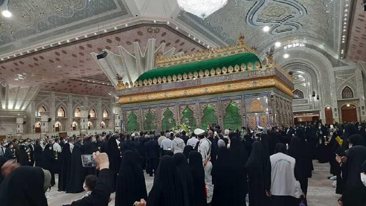 ۸۰ بسیجی از لنده به مرقد حضرت امام خمینی (ره) اعزام شدند