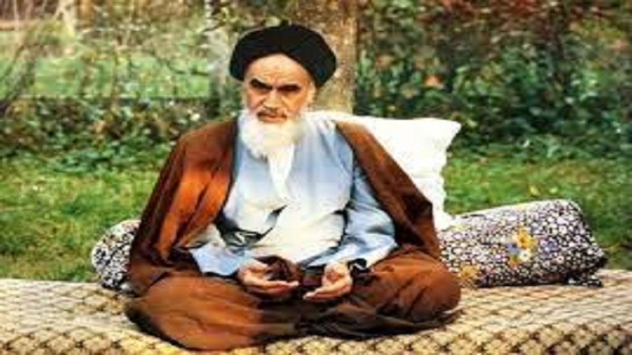 شب شعر سوگ آفتاب/ شعر امام (ره) بازترین پنجره به دنیای عرفانی وی است