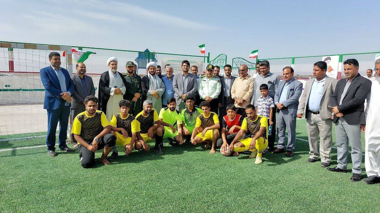 بهره برداری از یک زمین چمن مصنوعی در فهرج