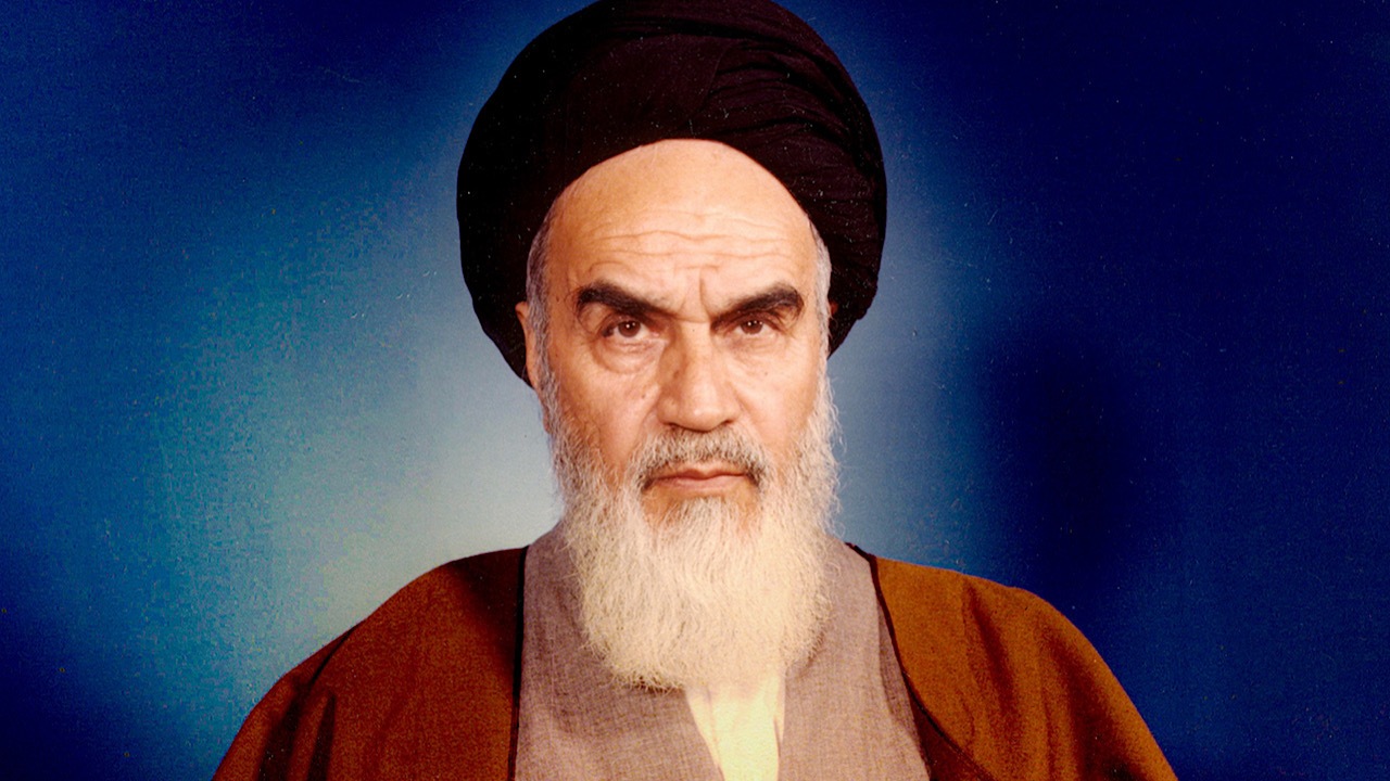 «آن مرد بی‌نهایت»؛ روایتی از رهبری قاطعانۀ مردی که نام کوچکش «روح اللّه» بود