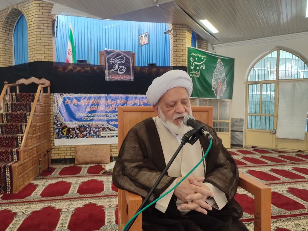 هدف غربی‌ها محو همه ارزش‌های دینی و انقلابی