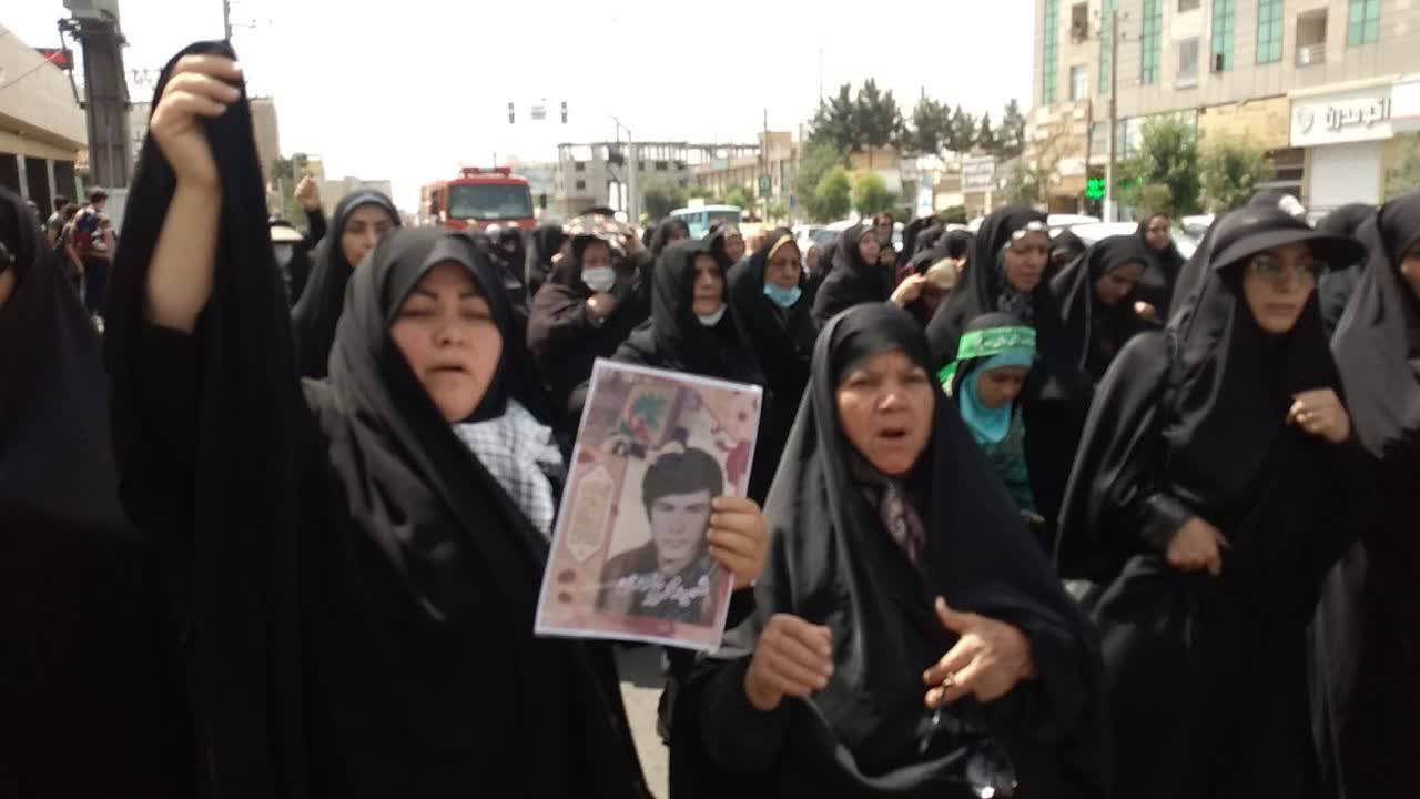 حضور زنان در راهپیمایی
