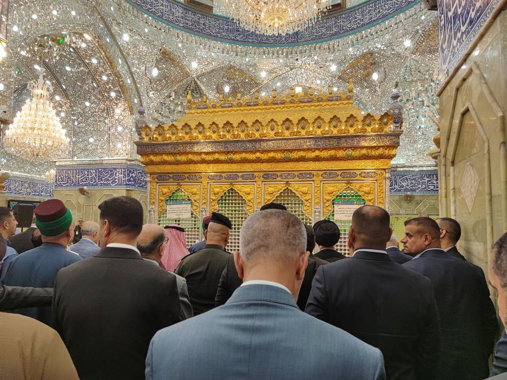 مراسم غبار روبی حرم مطهر حضرت عباس (ع) + فیلم