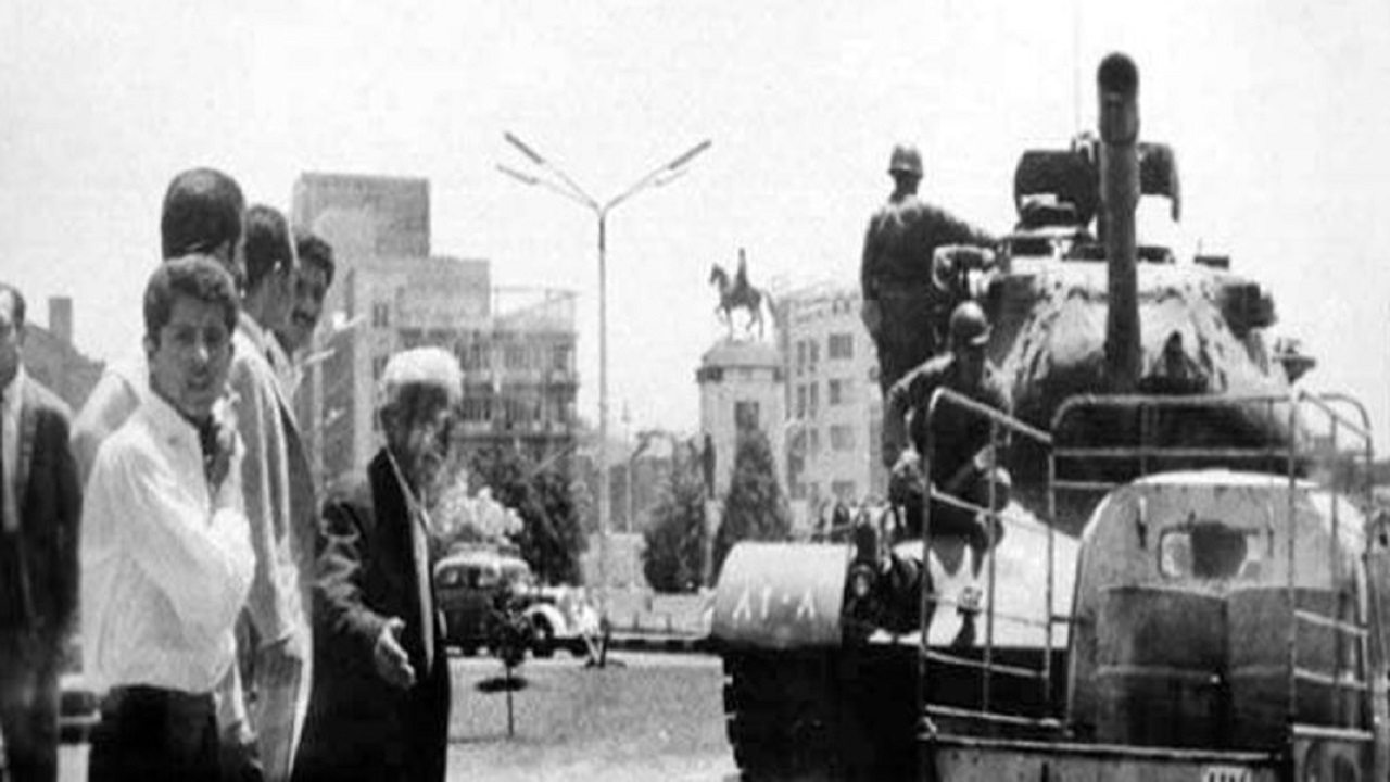 گزارش منتشر نشده ساواک از آشفتگی وزارتخانه‌ها پس از قیام ۱۵ خرداد
