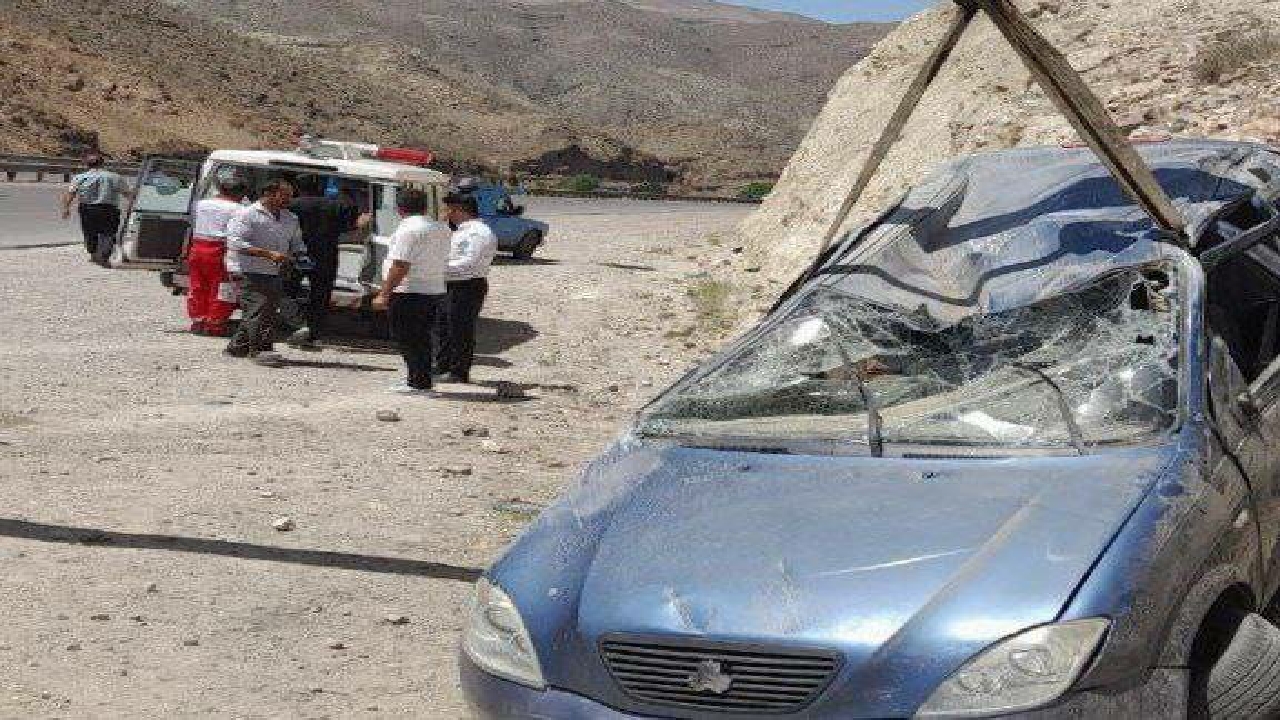 واژگونی خودرو تیبا در اتوبان قزوین - رشت با ۲ مصدوم