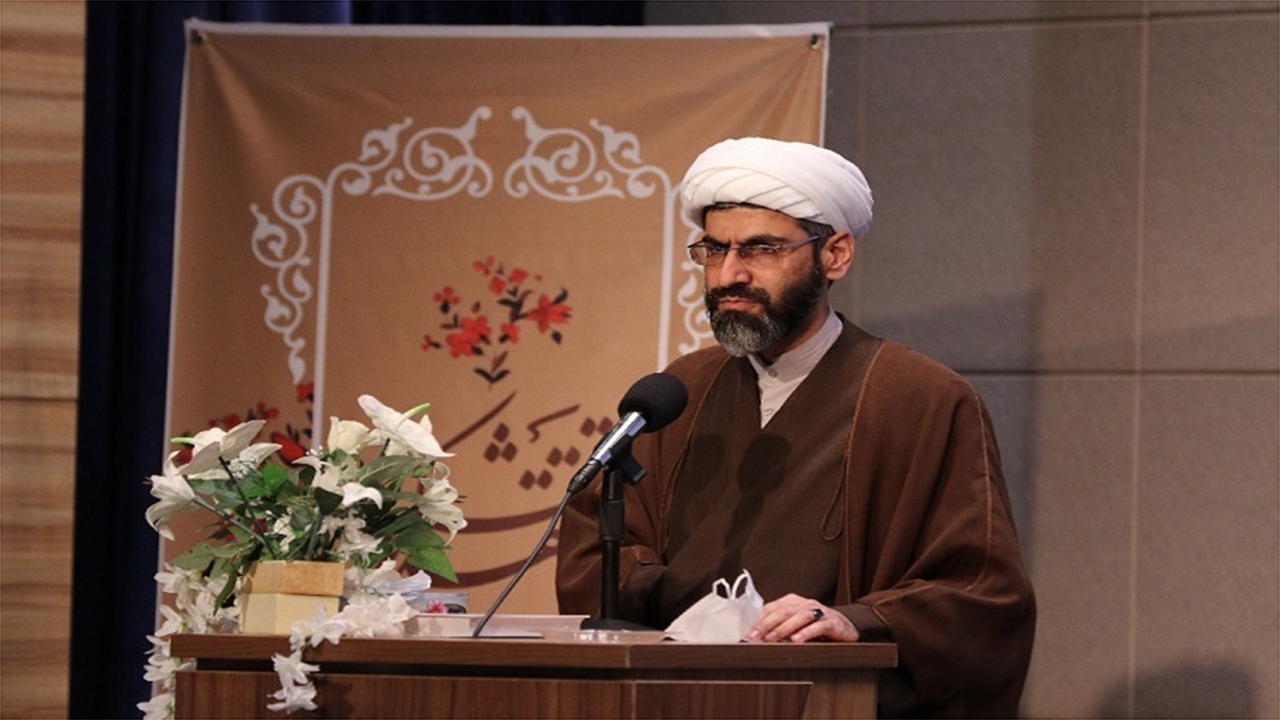 ویژگی‌های امام خمینی (ره) چراغ راه جوانان ایران است