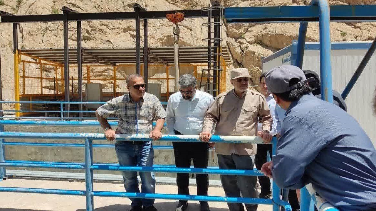 بازدید استاندار از پروژه انتقال آب از سرشاخه‌های دز به قم