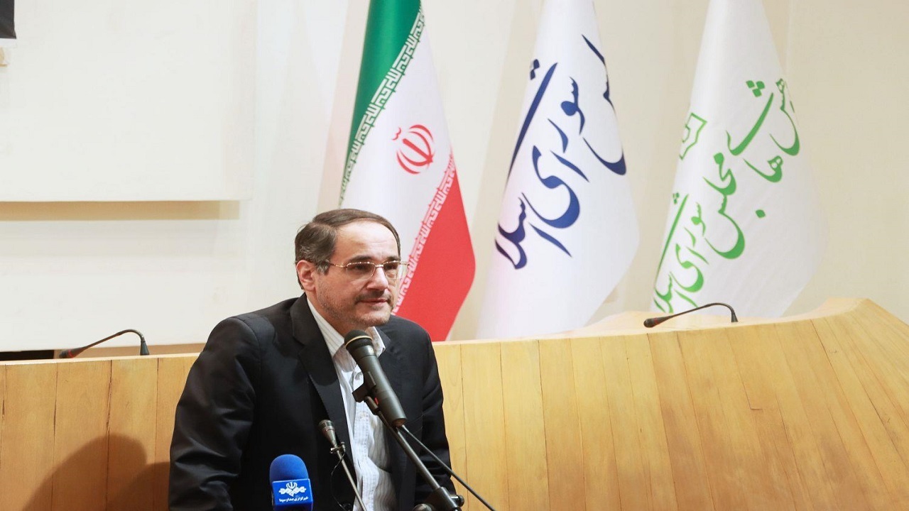 نخستین جایزه و نشان ملی قانون آذر  ۱۴۰۲ توسط رئیس مجلس اعطا می‌شود