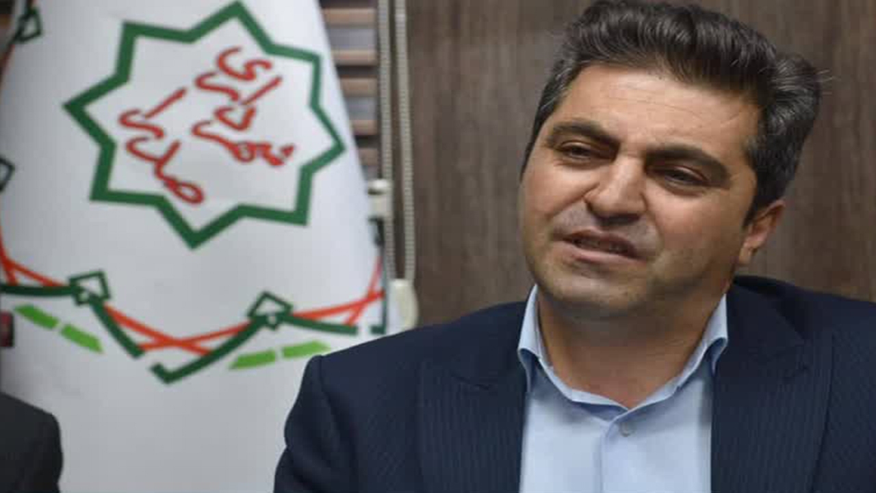هاشم عزیزی به عنوان شهردار منتخب صدرا به فرمانداری معرفی شد