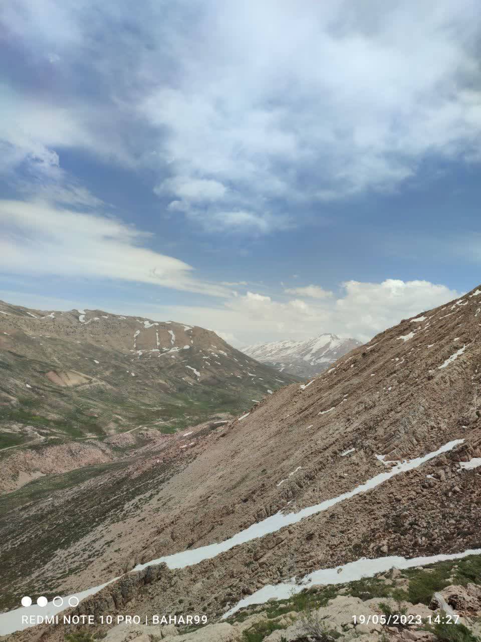 طبیعت بهاری سبز کوه