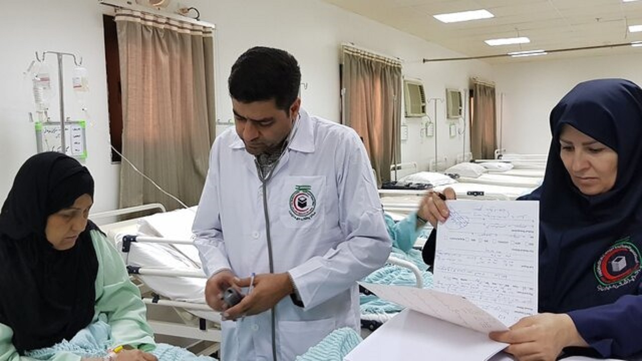 ۱۰ مرکز درمانی آماده ارائه خدمت به حجاج/ سلامت زائران به صورت مستمر کنترل می‌شود