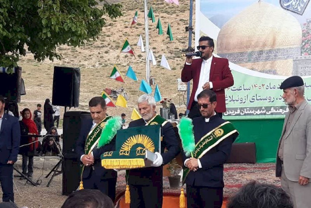 برگزاری آیین رشته‌بران و پخت آش نذری در فریدن اصفهان