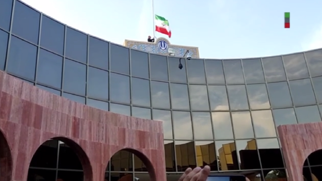 بازگشایی کنسولگری ایران در جده + فیلم