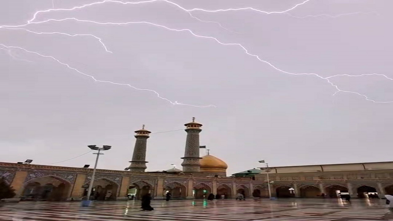 لحظه زیبای رعد و برق در حرم حضرت عبدالعظیم حسنی (ع) + فیلم